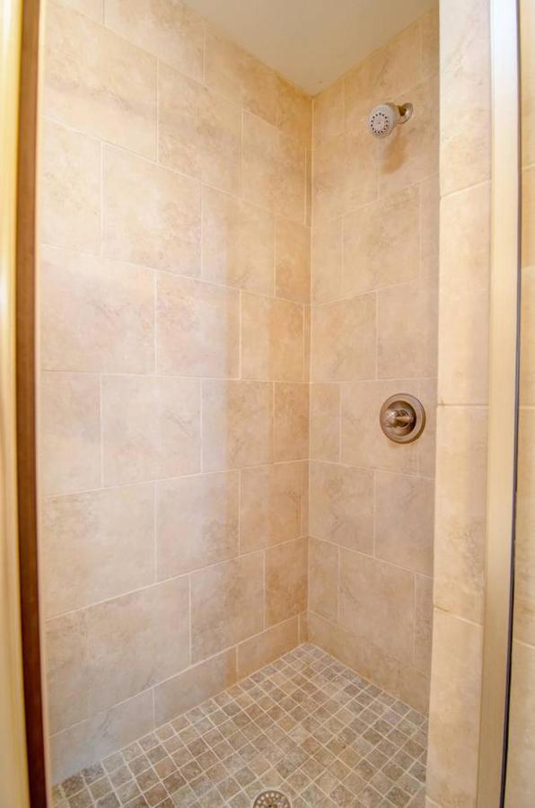 Abode Memphis - Downtown Madison Ave Apartment Bagian luar foto